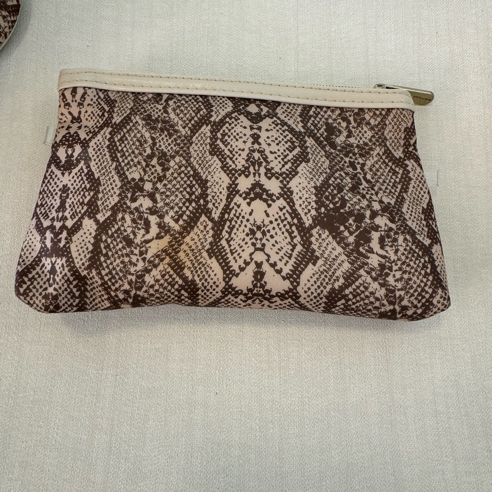 GUC Adrienne Vittadini Toiletry Set, Beige Snakeskin Print - Picture 5 of 16